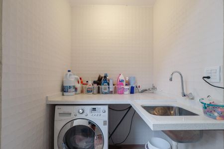 Casa à venda com 238m², 3 quartos e 2 vagas Casa à venda com 238m², 3 quartos e 2 vagasÁrea de Serviço