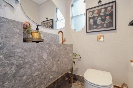 Casa à venda com 238m², 3 quartos e 2 vagas Casa à venda com 238m², 3 quartos e 2 vagasLavabo