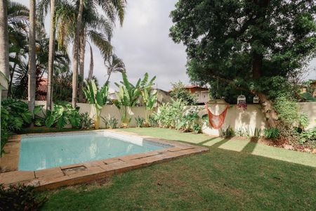 Casa à venda com 238m², 3 quartos e 2 vagas Casa à venda com 238m², 3 quartos e 2 vagasÁrea externa