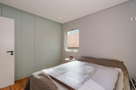 Casa à venda com 238m², 3 quartos e 2 vagas Casa à venda com 238m², 3 quartos e 2 vagasQuarto 2