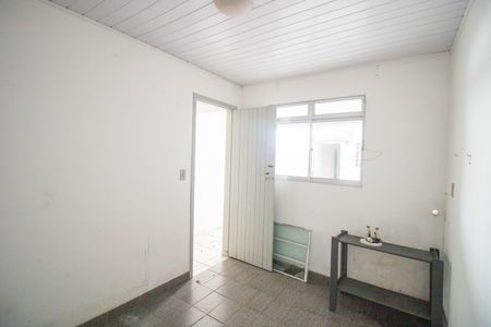 Casa para alugar com 130m², 2 quartos e 1 vaga Casa para alugar com 130m², 2 quartos e 1 vagaQuarto de Serviço