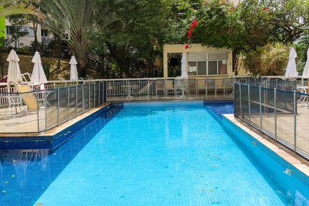 Apartamento à venda com 69m², 3 quartos e 1 vagaÁrea comum - Piscina
