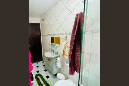 Casa à venda com 200m², 3 quartos e 2 vagasBanheiro da Suíte