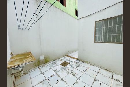 Casa à venda com 200m², 3 quartos e 2 vagasÁrea de Serviço da Edícula