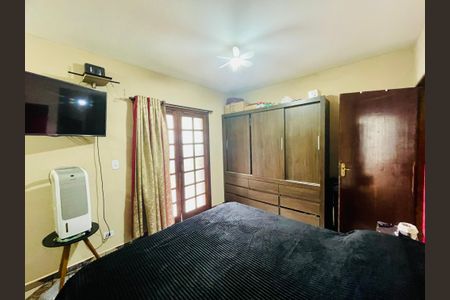 Casa à venda com 200m², 3 quartos e 2 vagasSuíte