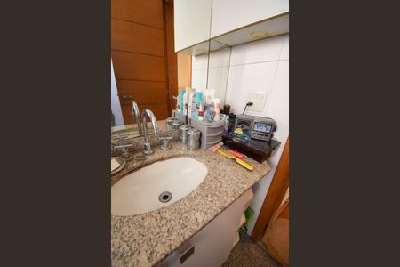 Apartamento à venda com 113m², 3 quartos e 3 vagas Apartamento à venda com 113m², 3 quartos e 3 vagasBanheiro da Suíte 1