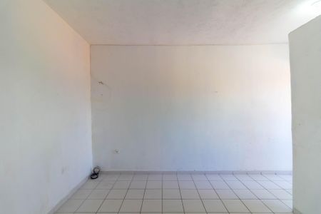 Sala/Quarto de casa para alugar com 1 quarto, 30m² em Jardim Caguassu, São Paulo