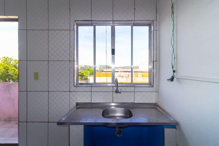 Cozinha de casa para alugar com 1 quarto, 30m² em Jardim Caguassu, São Paulo