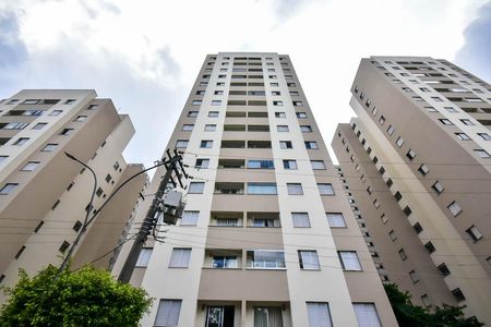 Apartamento para alugar com 55m², 3 quartos e 1 vaga Apartamento para alugar com 55m², 3 quartos e 1 vagaFachada