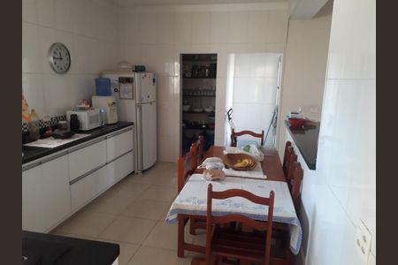Foto 01 de casa à venda com 3 quartos, 250m² em Vila Maria Eugênia, Campinas