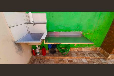 Casa à venda com 105m², 2 quartos e 2 vagasVaranda