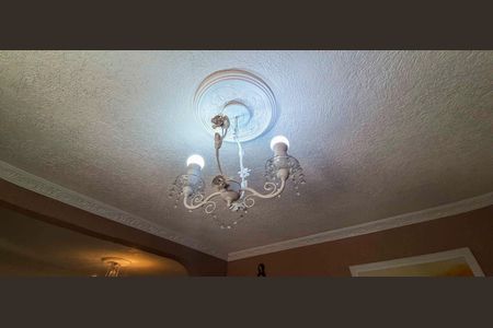 Casa à venda com 105m², 2 quartos e 2 vagasSala