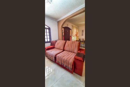 Casa à venda com 105m², 2 quartos e 2 vagasSala