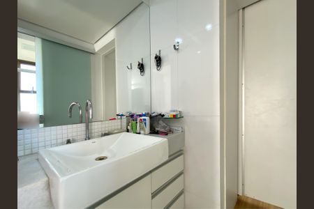 Apartamento à venda com 150m², 4 quartos e 4 vagasBanheiro da Suíte 4