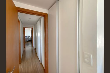 Apartamento à venda com 150m², 4 quartos e 4 vagasCorredor