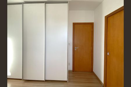 Apartamento à venda com 150m², 4 quartos e 4 vagasSuíte 3