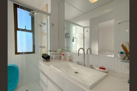 Apartamento à venda com 150m², 4 quartos e 4 vagasBanheiro da Suíte 3