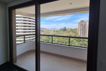 Apartamento à venda com 377m², 4 quartos e 4 vagas