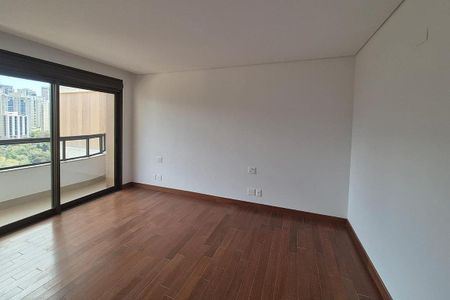 Apartamento à venda com 377m², 4 quartos e 4 vagas