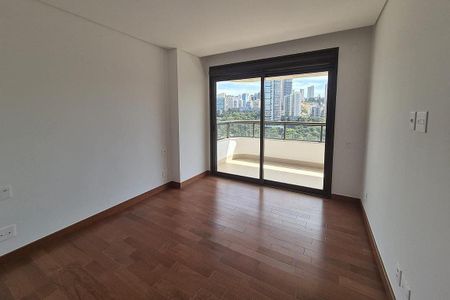 Apartamento à venda com 377m², 4 quartos e 4 vagas