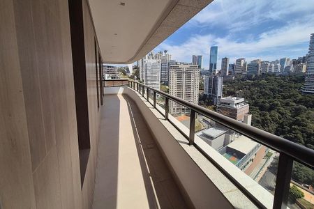 Apartamento à venda com 377m², 4 quartos e 4 vagas