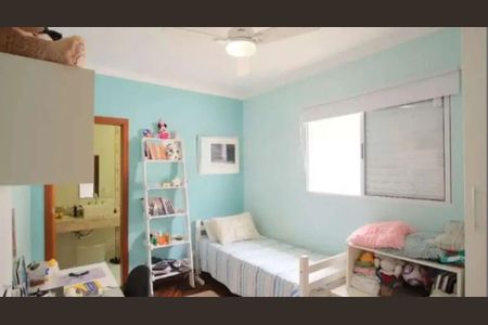 Casa à venda com 4 quartos, 330m² em Jardim Textil, São Paulo