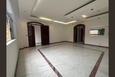 Casa à venda com 4 quartos, 212m² em Vila Regente Feijó, São Paulo