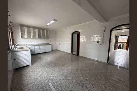 Casa à venda com 4 quartos, 212m² em Vila Regente Feijó, São Paulo