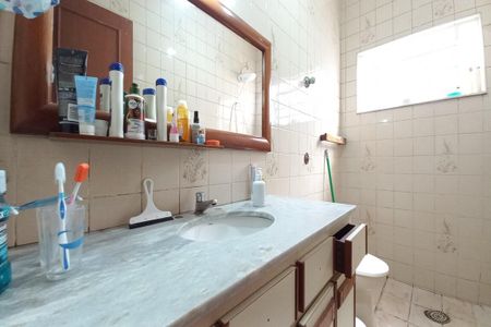 Casa à venda com 135m², 3 quartos e 2 vagas Casa à venda com 135m², 3 quartos e 2 vagasBanheiro Social