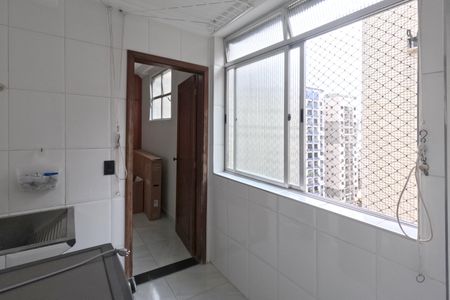 Apartamento para alugar com 144m², 3 quartos e 1 vagaÁrea de Serviço