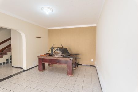 Casa à venda com 182m², 3 quartos e 4 vagasSala