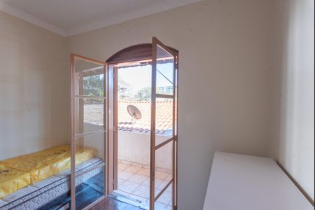 Casa à venda com 182m², 3 quartos e 4 vagasQuarto 2