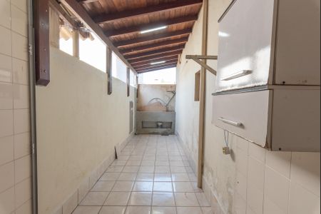 Casa à venda com 182m², 3 quartos e 4 vagasÁrea de Serviço