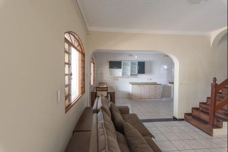 Casa à venda com 182m², 3 quartos e 4 vagasSala