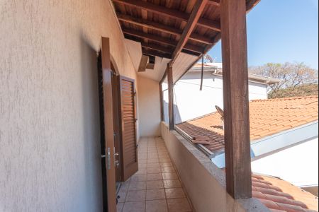 Casa à venda com 182m², 3 quartos e 4 vagasSacada do Quarto 2
