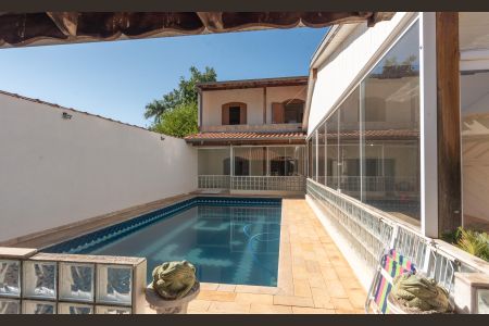 Casa à venda com 182m², 3 quartos e 4 vagasPiscina