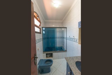 Casa à venda com 182m², 3 quartos e 4 vagasBanheiro Social