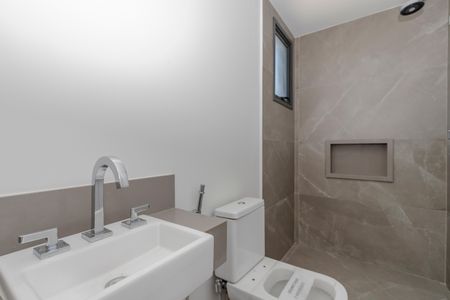 Apartamento para alugar com 166m², 4 quartos e 2 vagas Apartamento para alugar com 166m², 4 quartos e 2 vagasBanheiro