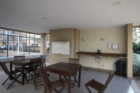 Apartamento para alugar com 61m², 2 quartos e 1 vagaÁrea comum - Churrasqueira