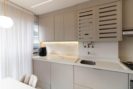 Apartamento à venda com 72m², 3 quartos e 1 vagaÁrea de Serviço