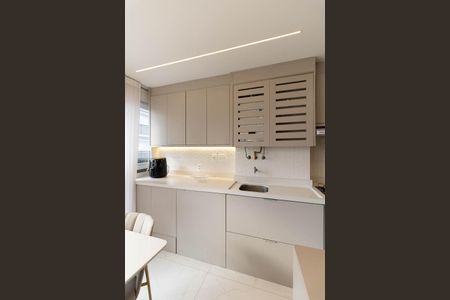 Apartamento à venda com 72m², 3 quartos e 1 vagaÁrea de Serviço