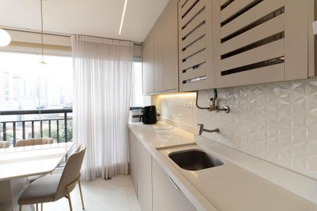 Apartamento à venda com 72m², 3 quartos e 1 vagaÁrea de Serviço