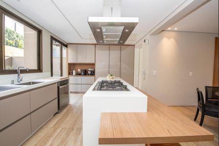 Apartamento à venda com 216m², 4 quartos e 3 vagasCozinha