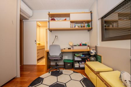 Apartamento à venda com 216m², 4 quartos e 3 vagasSemi suíte 1