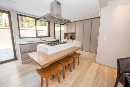 Apartamento à venda com 216m², 4 quartos e 3 vagasCozinha