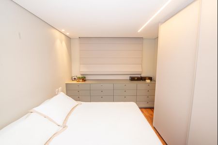 Apartamento à venda com 216m², 4 quartos e 3 vagasSuíte 2