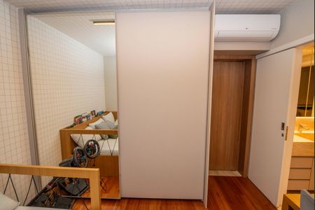 Apartamento à venda com 216m², 4 quartos e 3 vagasSemi suíte 1