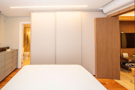 Apartamento à venda com 216m², 4 quartos e 3 vagasSuíte 2