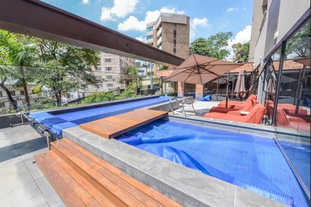 Apartamento à venda com 216m², 4 quartos e 3 vagasÁrea comum - Piscina