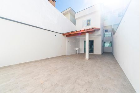 Casa à venda com 190m², 3 quartos e 4 vagasQuintal Fundos